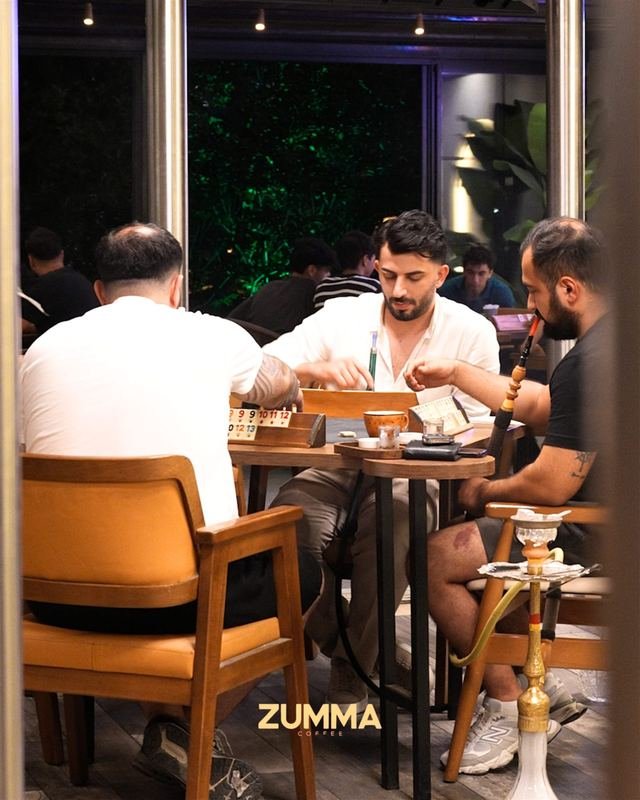 Zumma Coffee House misafirler